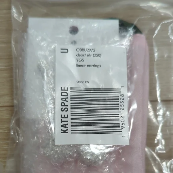 Elegant Silver Crystal Drop Earrings - Picture 3 of 3